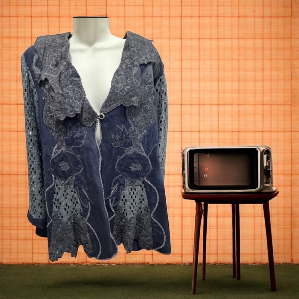 Vintage Newport News Blue appliqué crochet lace jacket size 12